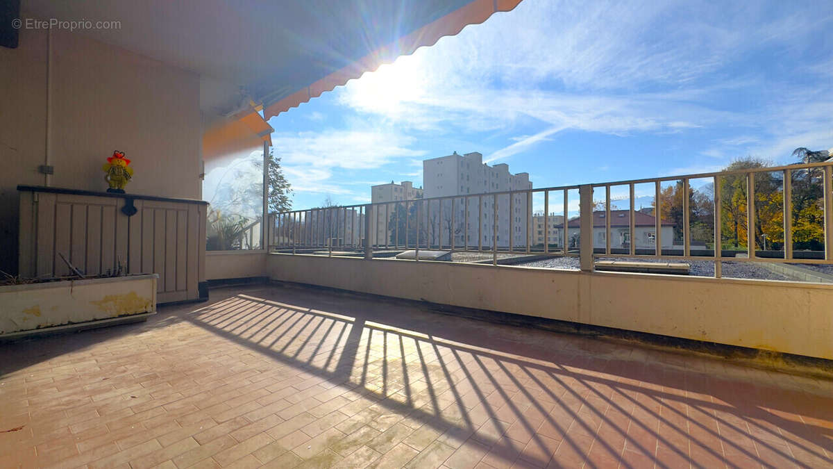 Appartement à MEYLAN