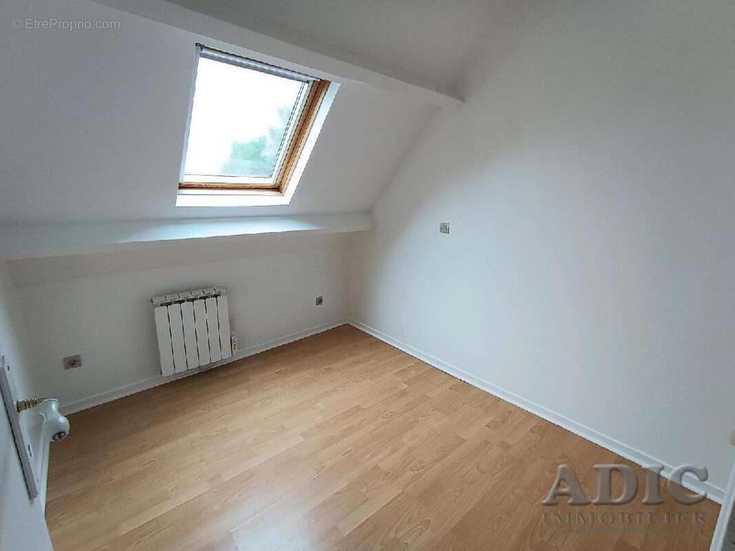 Maison à ERMENONVILLE