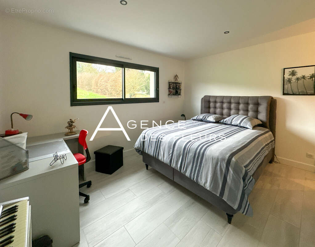 Maison à LA SAUSSAYE