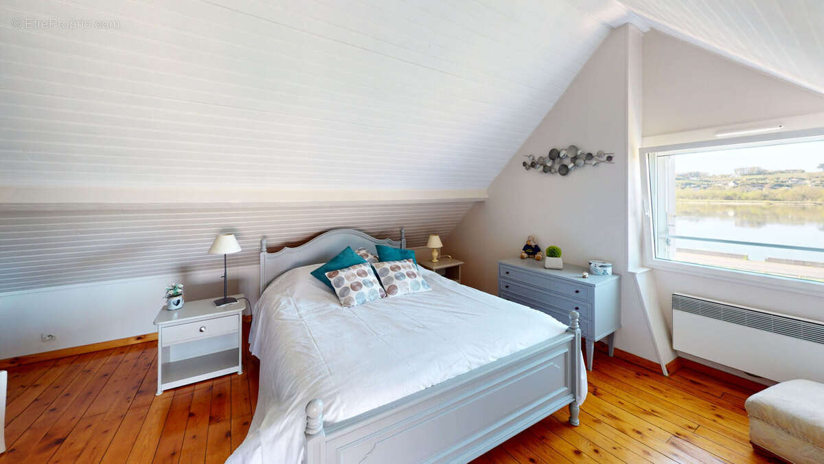 Maison à VILLEBERNIER