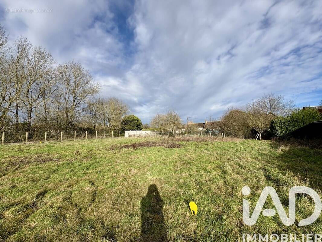 Photo 1 - Terrain à VILLEDOMER