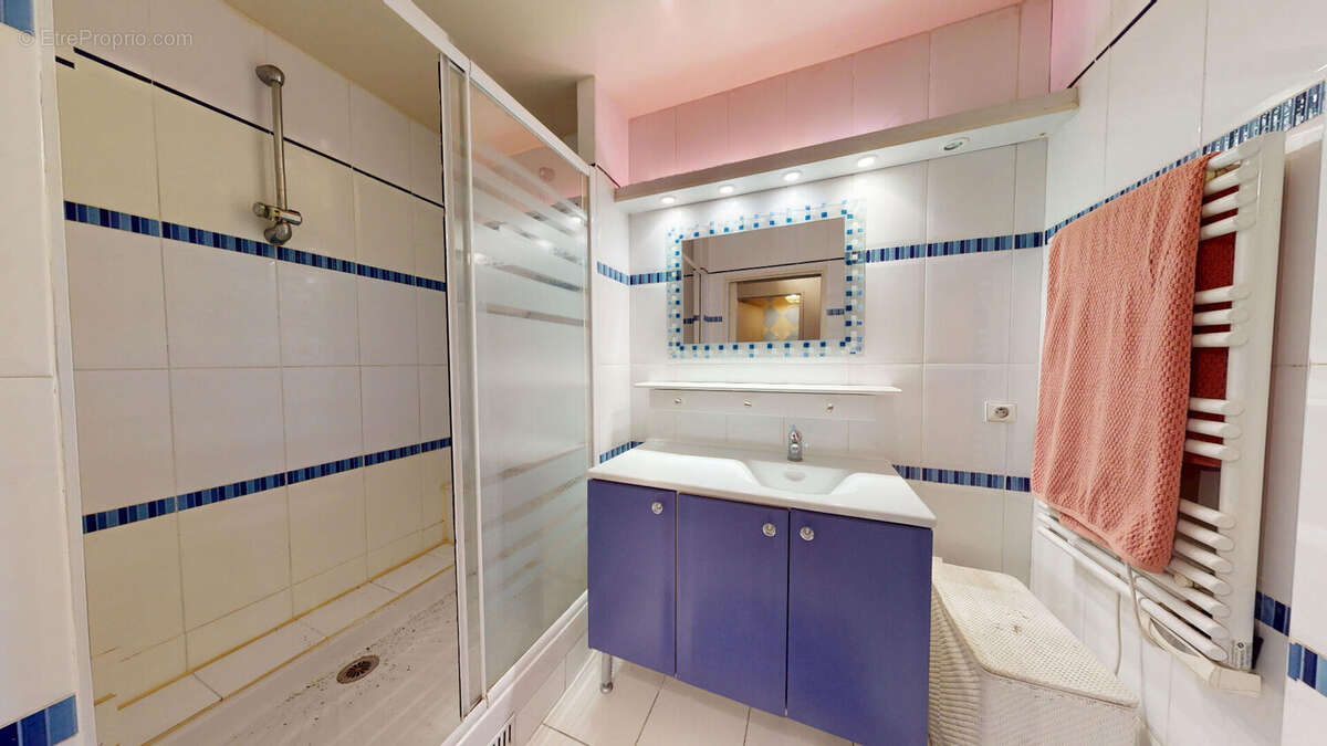 Appartement à PARIS-19E