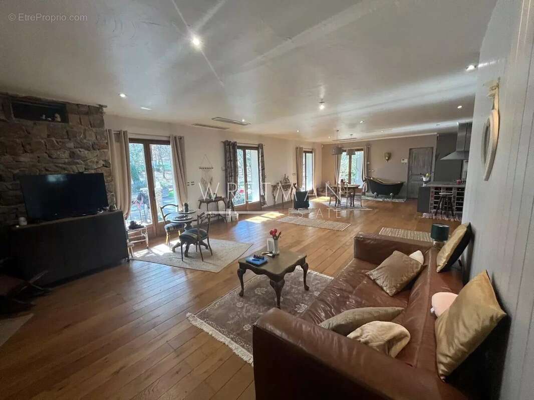 Maison à TOURRETTES