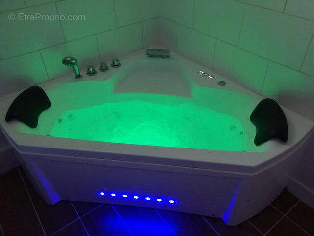 13.whirlpool - Maison à PRESSAC