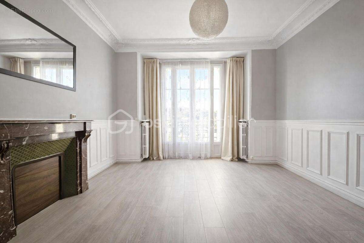 ROSNY CENTRE -  Appartement  - 3P 51m² - charme de l'ancien - à 2 pas du RER E Rosny Sous Bois - photo 2