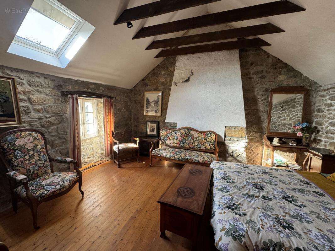 Maison à LAMPAUL-PLOUARZEL