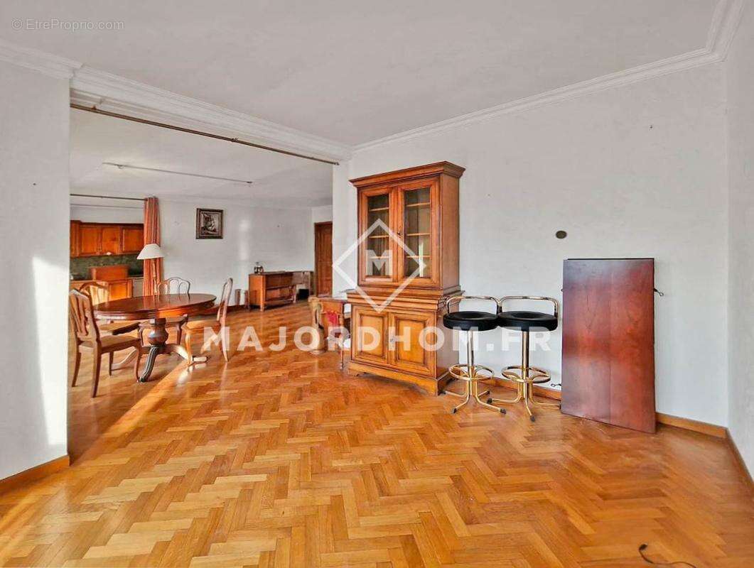Appartement à MARSEILLE-5E