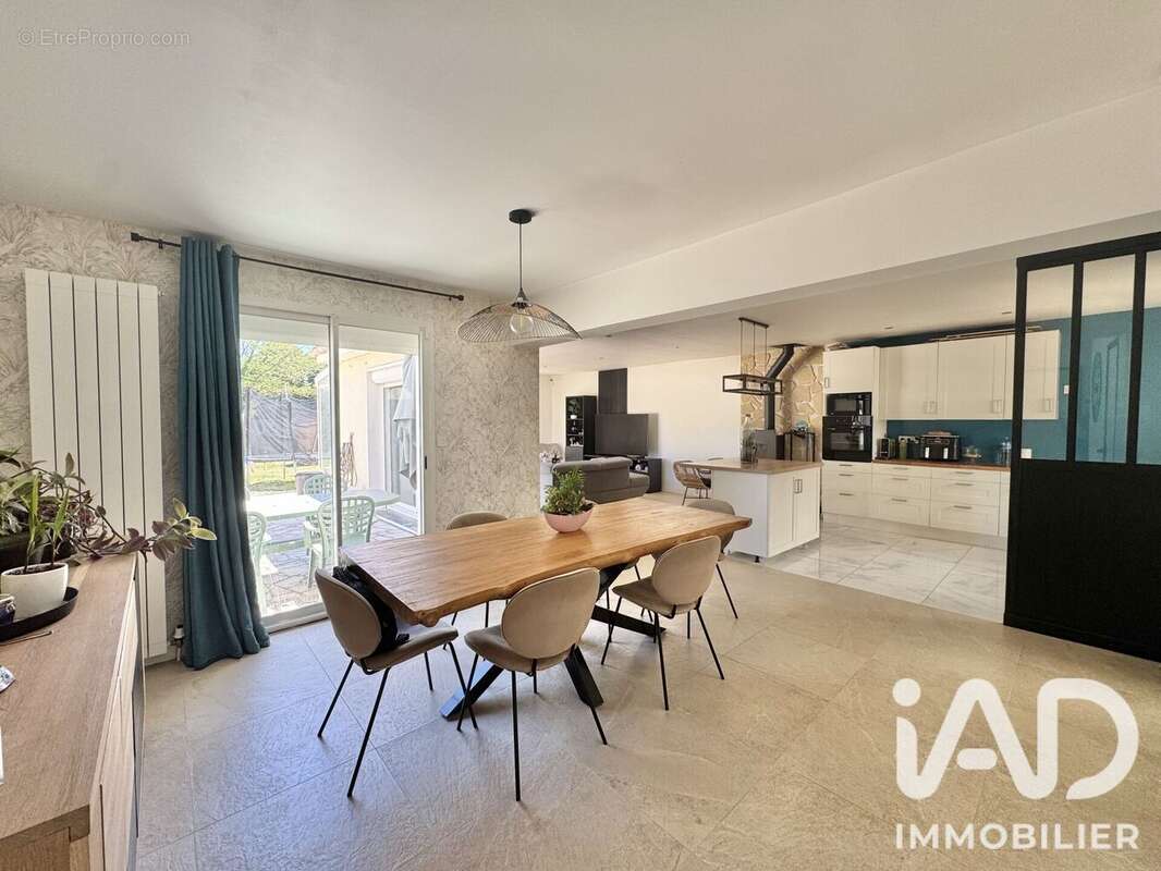 Photo 2 - Maison à COMBS-LA-VILLE