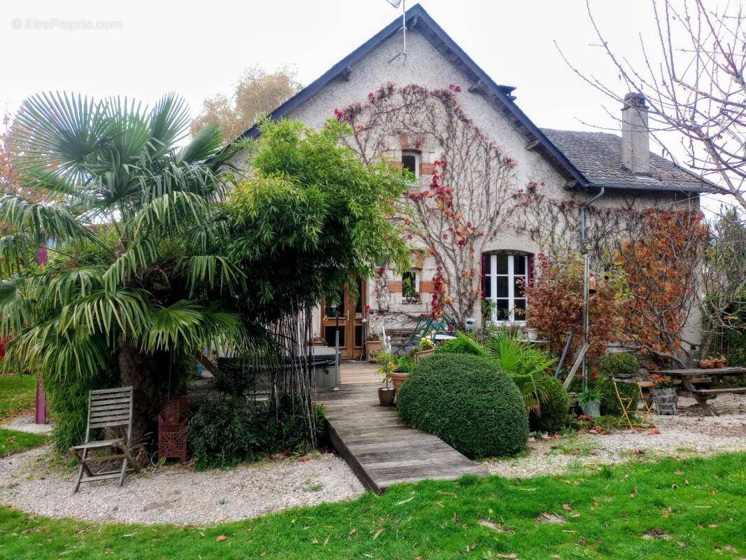 Maison à SAINT-PRIVAT