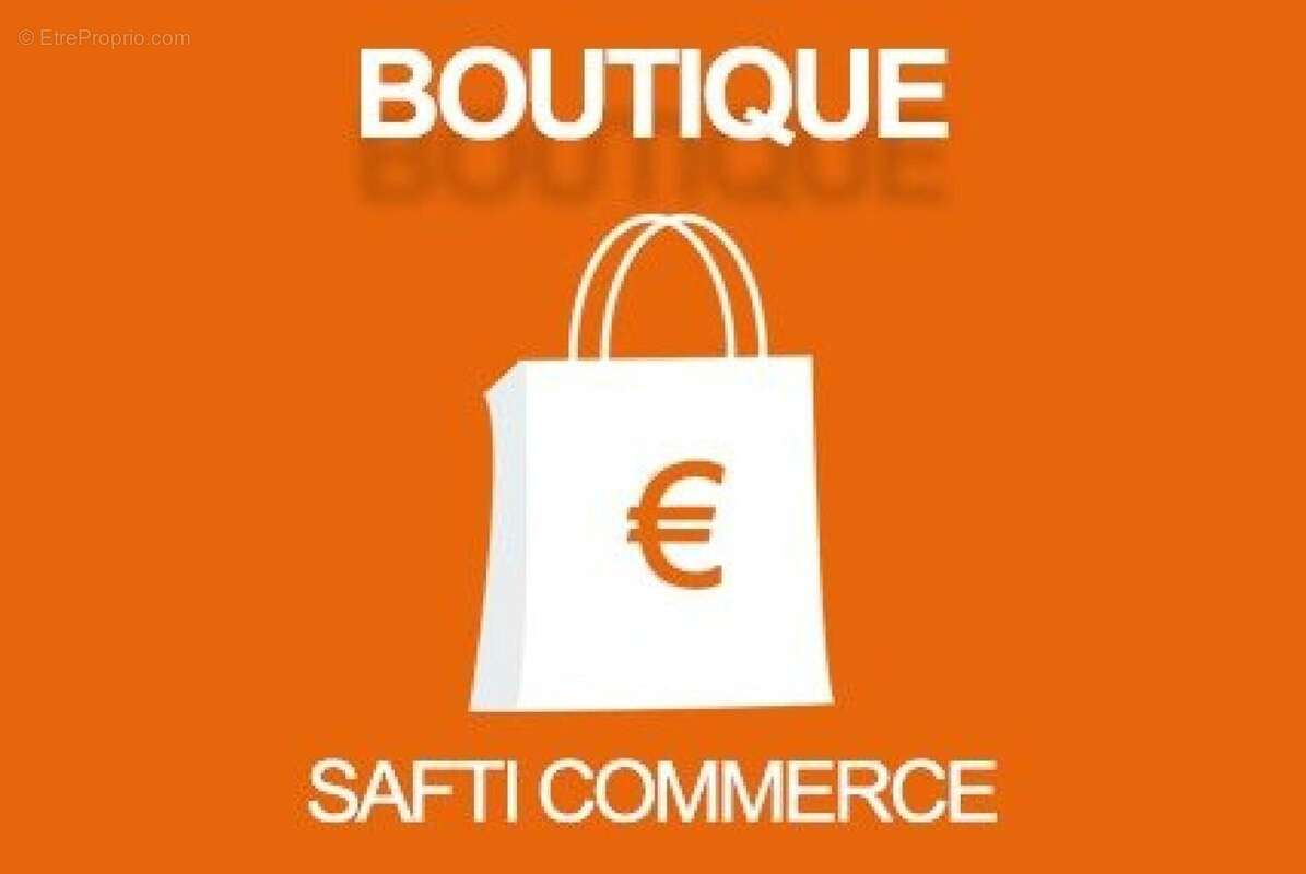Photo 2 - Commerce à FOUGERES