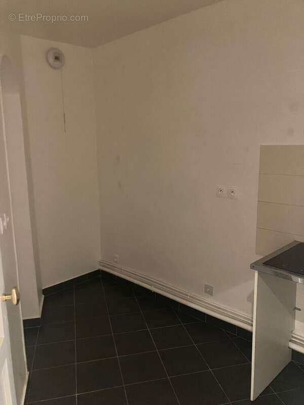 JOURDAIN - rue de belleville 3 p 54.41 m² 1er étage sur rue et cour - photo 6