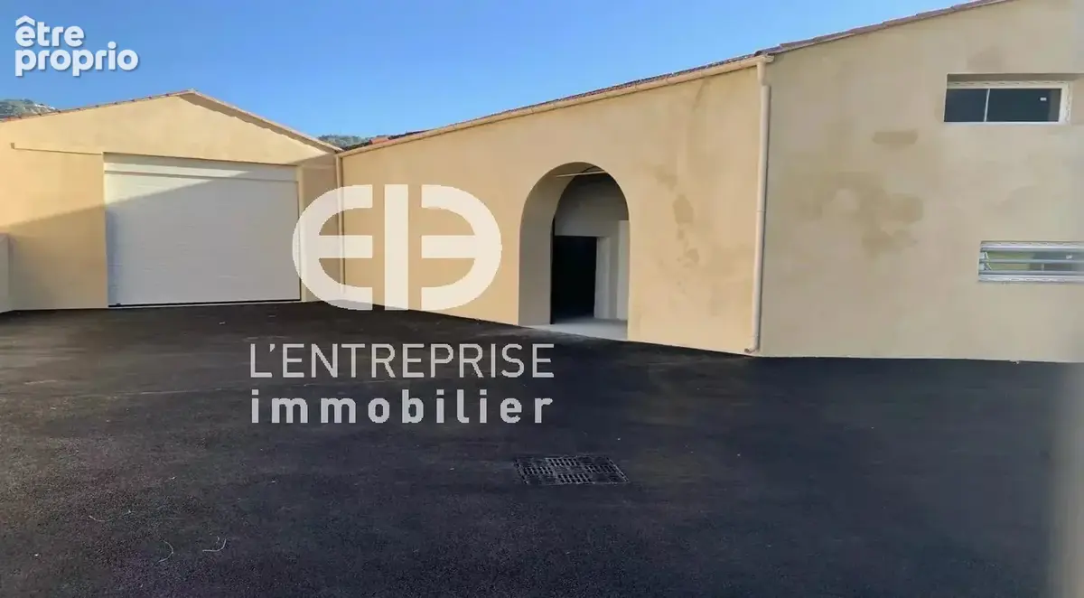À vendre – nice est – ensemble immobilier mixte entrepot - habitations intégralement loué - photo 1