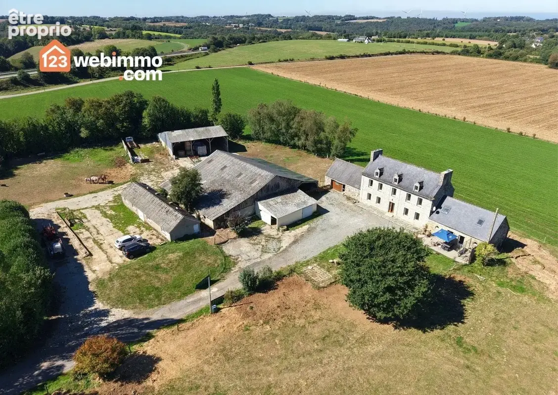 Photo Maison à Plouegat-Moysan au prix de 306 000€