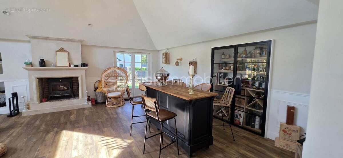 Maison à SAINT-BARTHELEMY-D'ANJOU