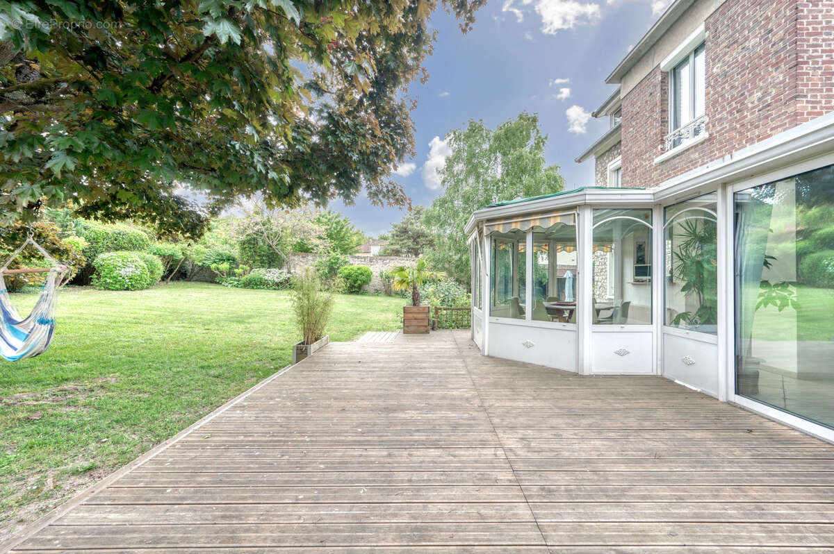 Maison à BONNIERES-SUR-SEINE