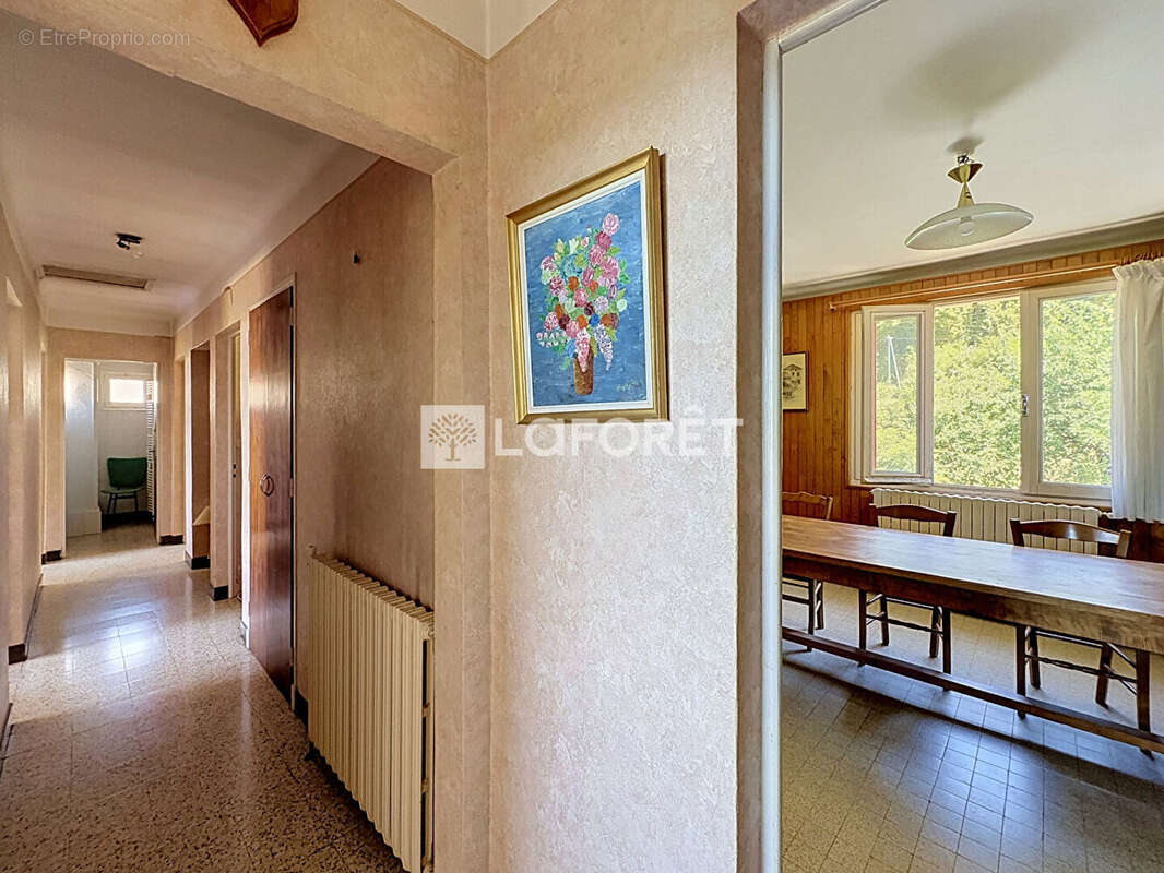 Maison Champagnat 6 pièces 125 m2 - photo 6