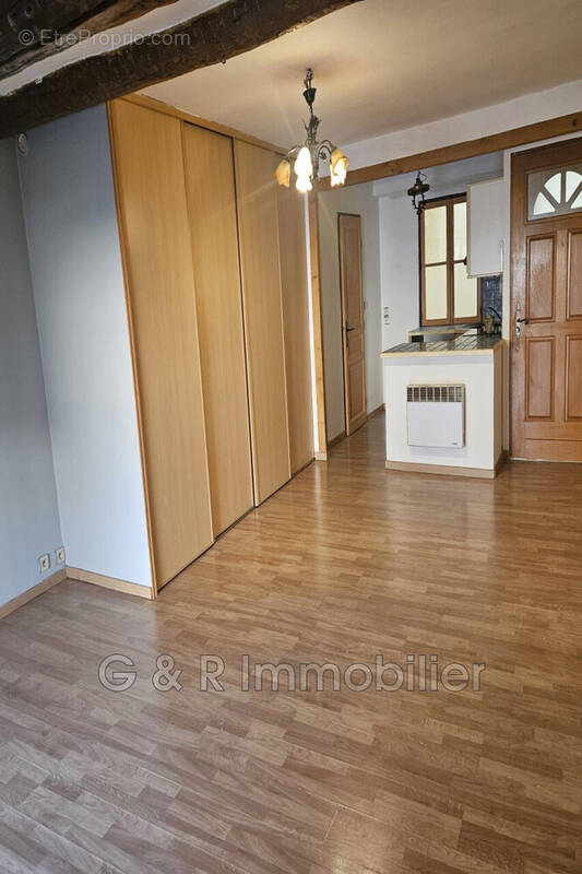 Appartement à CUGES-LES-PINS