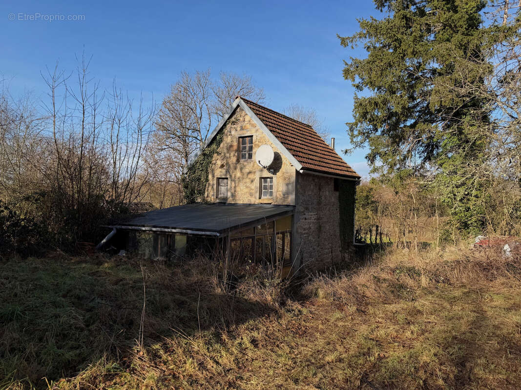 Maison à SAINT-JULIEN-LA-GENESTE