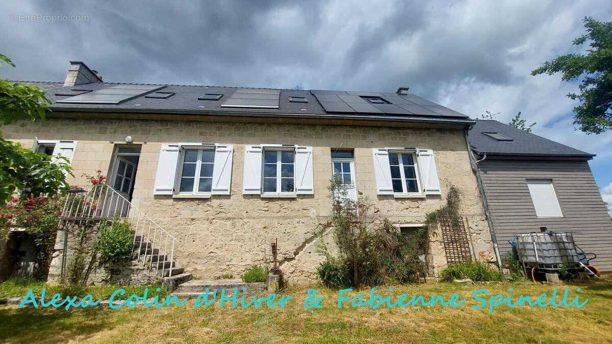 Longère rénovée dans village recherché - photo 3