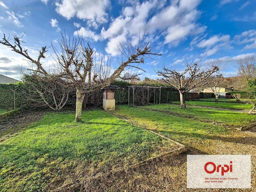 Maison à TERRASSON-LAVILLEDIEU