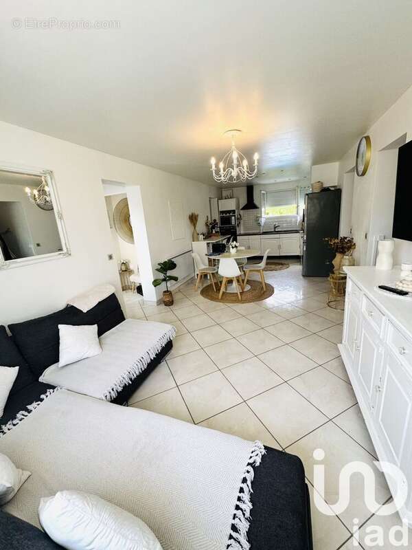 Photo 2 - Maison à SAINT-GERMAIN-LAVAL