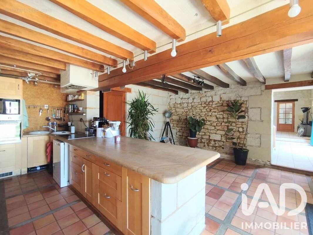 Maison 286 m² à Chinon  - photo 6