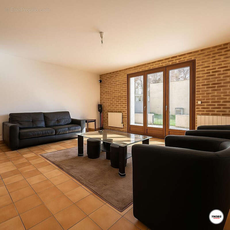 Maison à LES MUREAUX