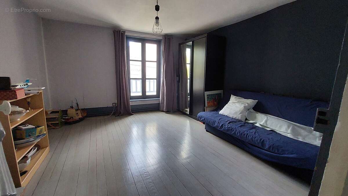 Chambre 1 - Maison à PONTOISE