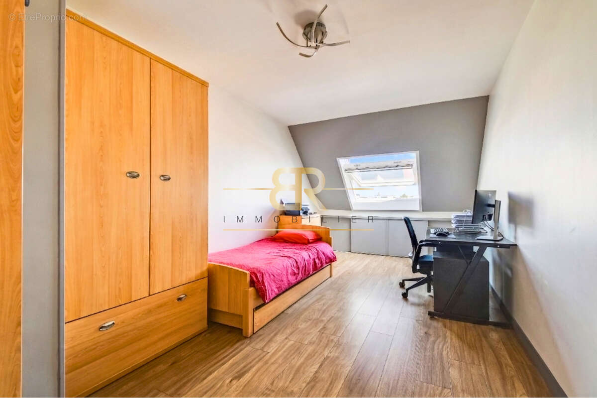 Appartement à CHARENTON-LE-PONT
