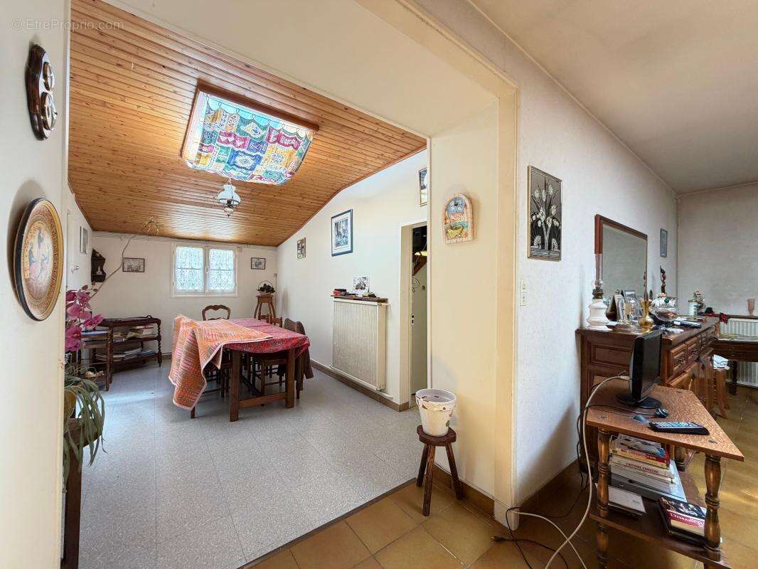 MAISON 6 PIECES + DEPENDANCE à rénover près du centre ville - photo 10