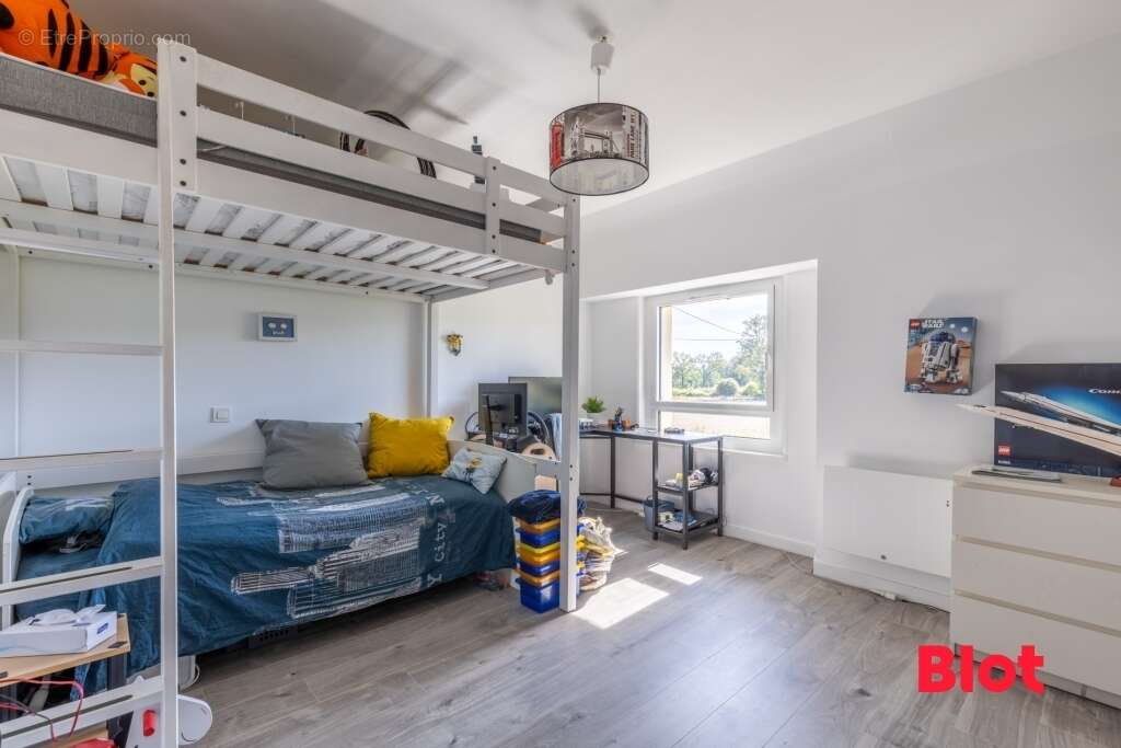 Maison à SAINT-MEDARD-SUR-ILLE