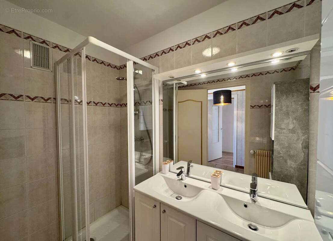 Appartement à EVIAN-LES-BAINS