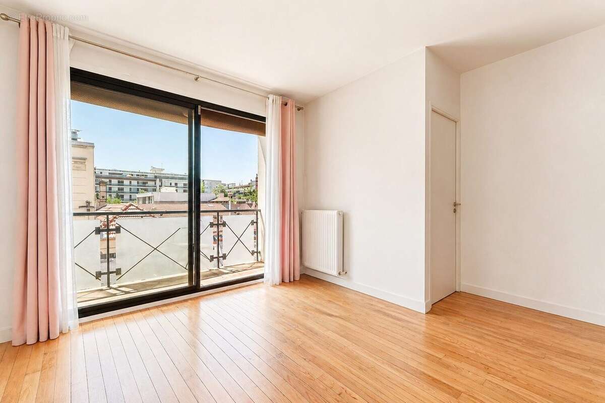 Appartement à PARIS-11E