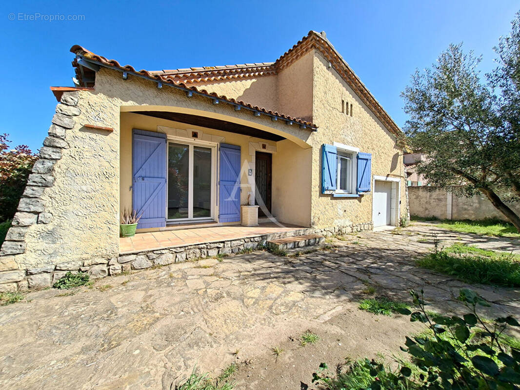 Maison à GARONS
