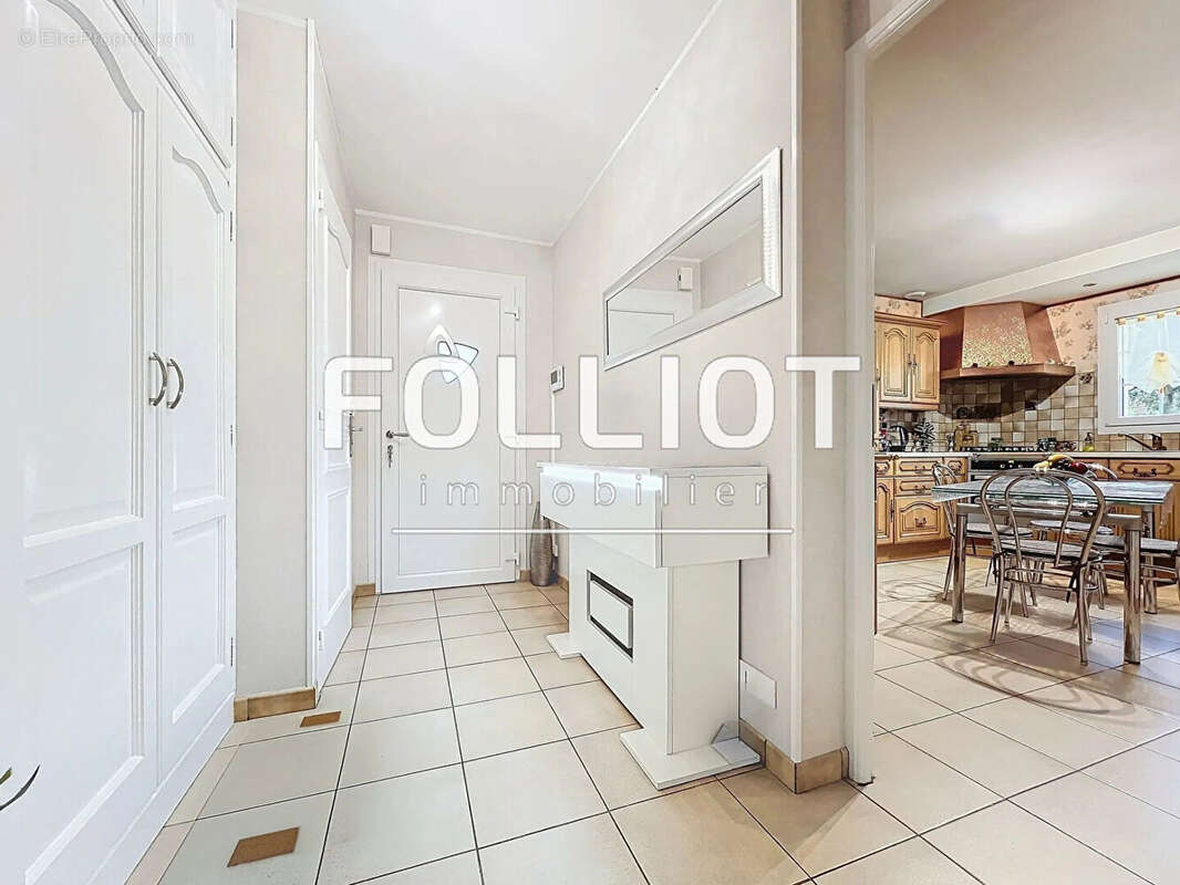 Maison à SAINTE-CROIX-SUR-MER