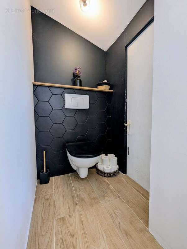 Wc rdc  - Maison à CAMIRAN