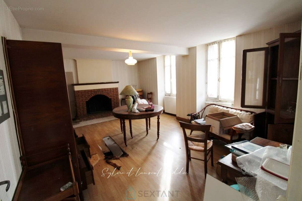Maison en pierre a renover - environnement calme et preserve - photo 7