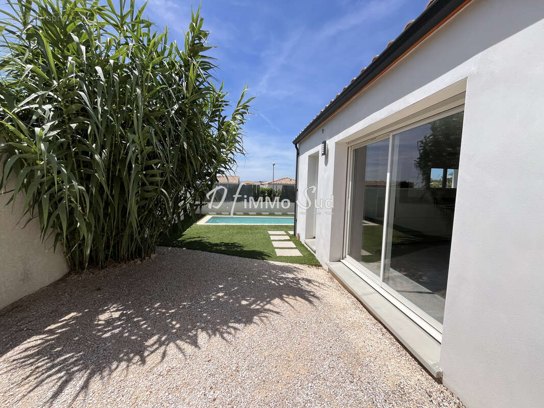 Maison T4 avec extérieur, piscine et places de parking - photo 5