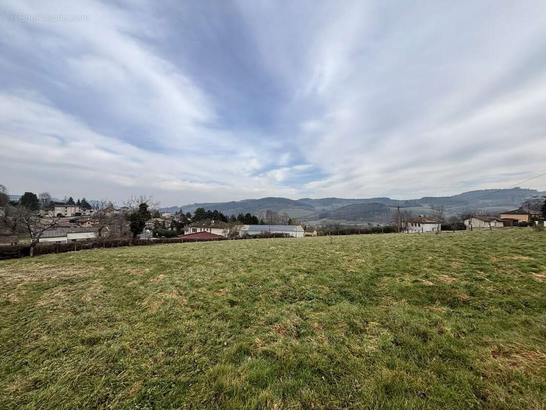 Terrain à OUROUX