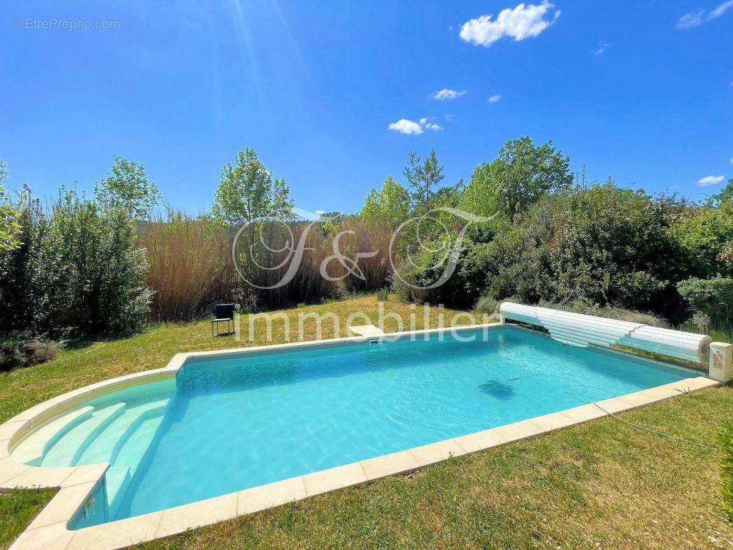 Maison à SAINT-SATURNIN-LES-APT