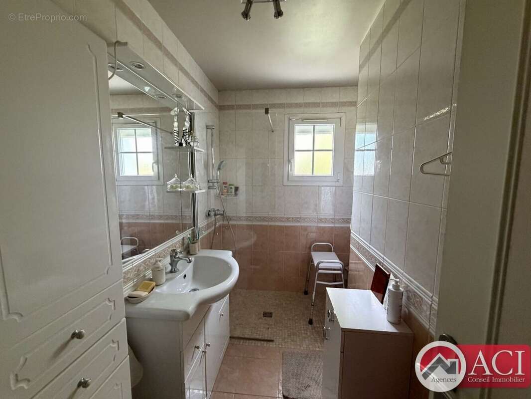 Maison PROCHE CHAMBLY 5 pièce(s) 122 m2 - photo 9