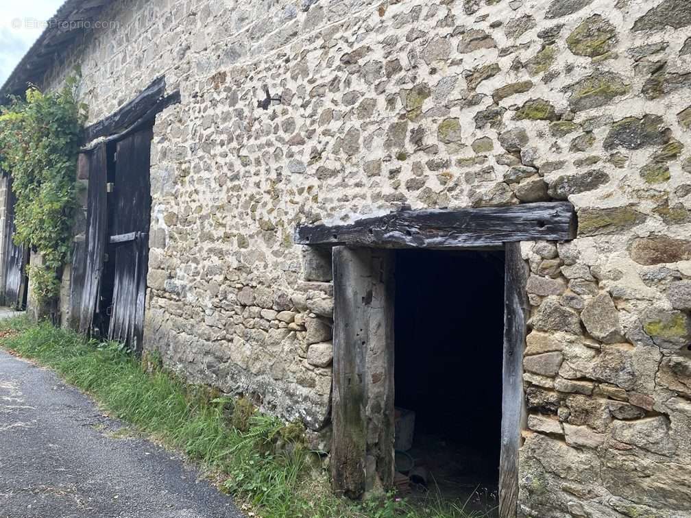 Maison à SAINT-JULIEN-LE-PETIT