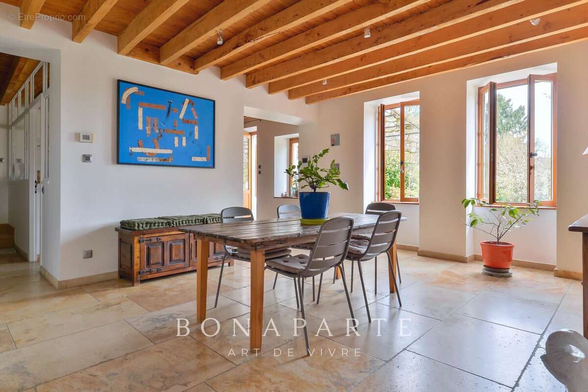 Maison à MEXIMIEUX