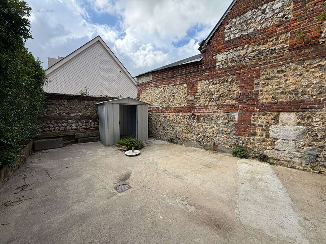 Appartement à LILLEBONNE