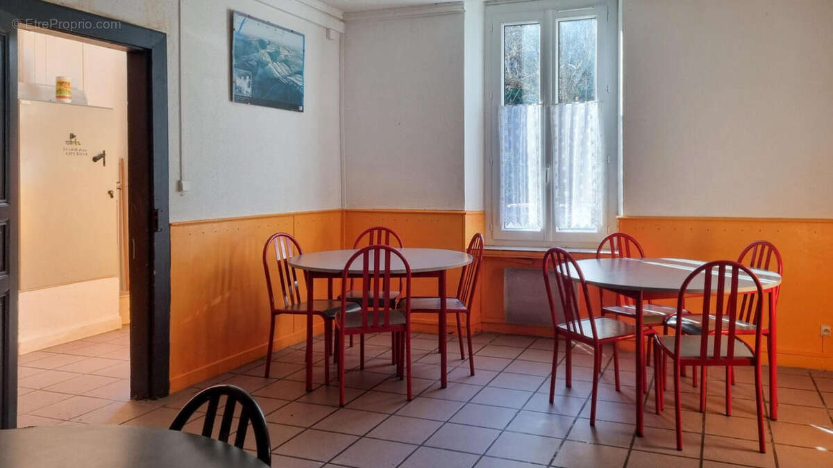 salle communaux - Maison à SAISSAC