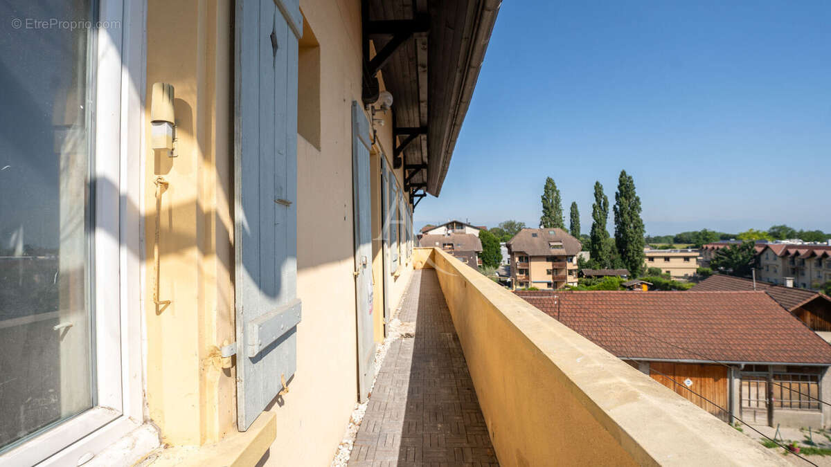Appartement à COLLONGES-SOUS-SALEVE