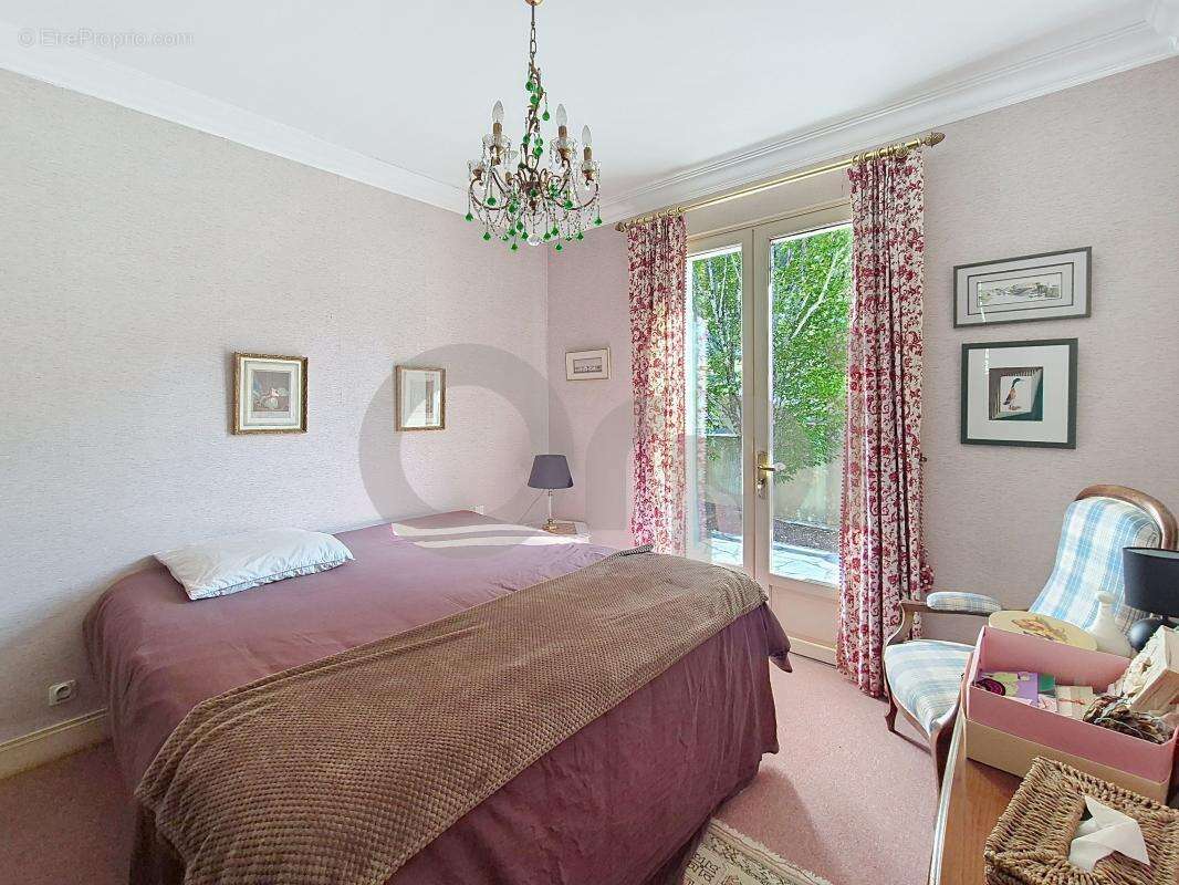 Maison à LE LARDIN-SAINT-LAZARE