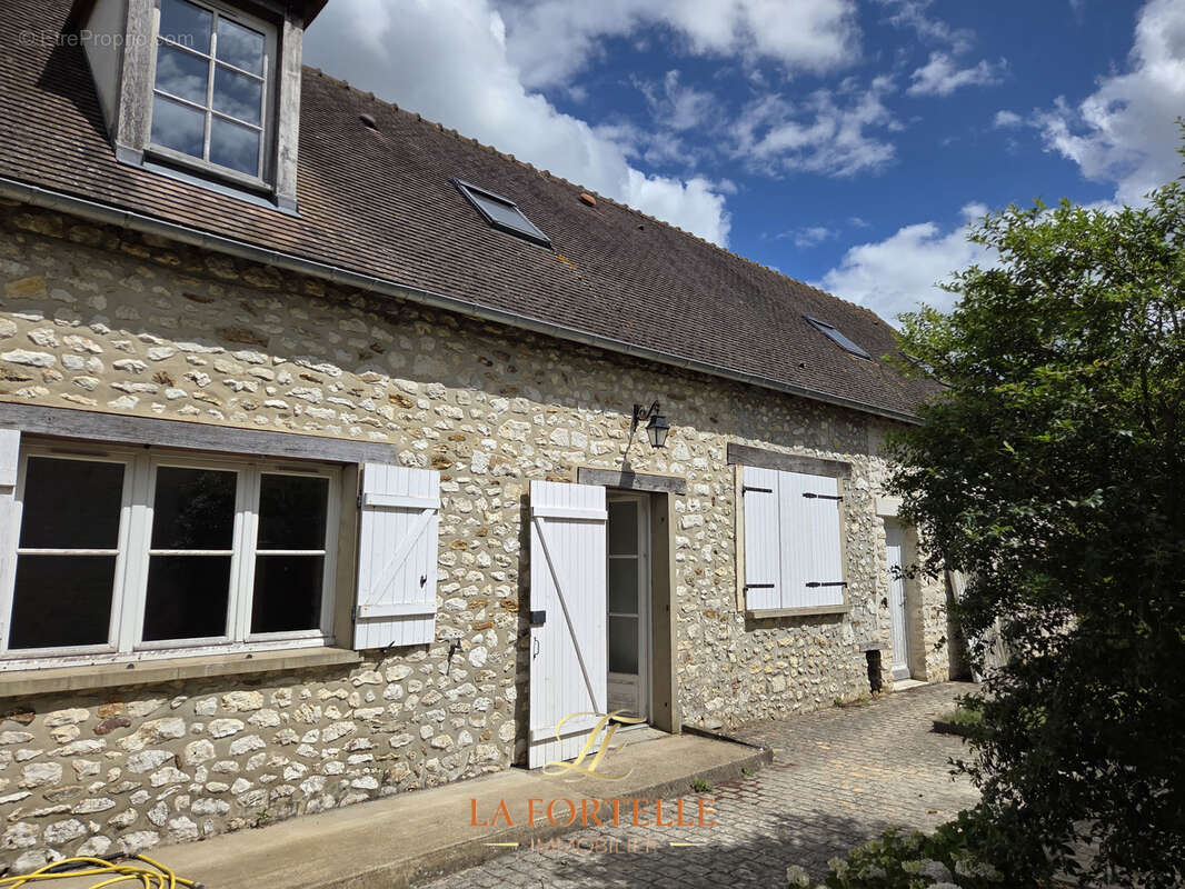 Maison à MONTCHAUVET