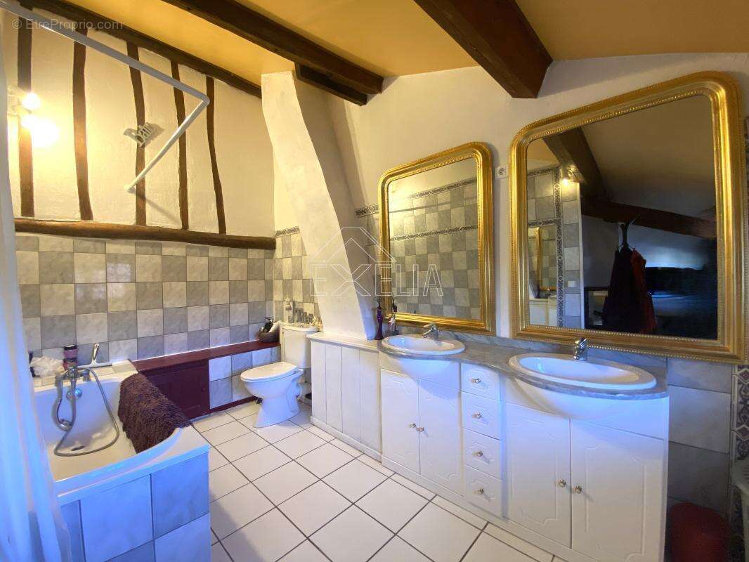 Maison à FRENEUSE