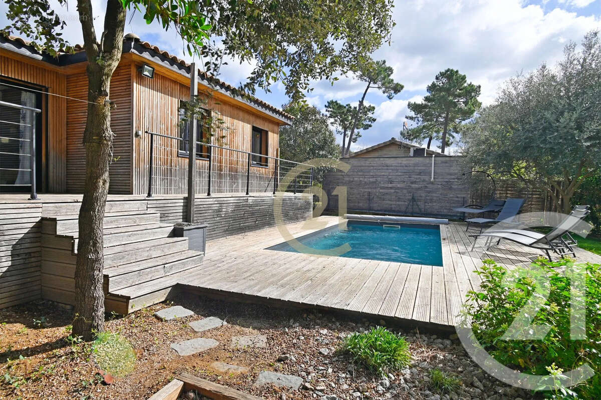 Maison 125 m² à Uzes  - photo 8